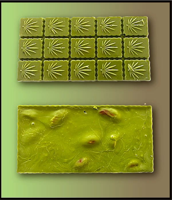 Tablette de chocolat au Matcha et amandes grillées Choco-Choco Valleyfield